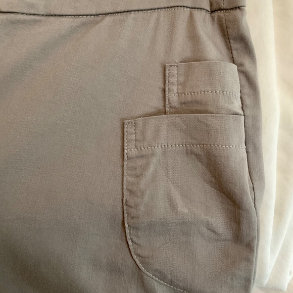 Porto San Francisco Pants Womens Size 2 Shuffle Crop Ruched Knee Gray Zip Front - Picture 4 of 4